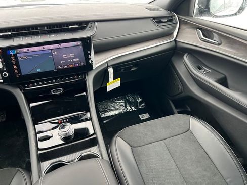 New 2026 Jeep Grand Cherokee Altitude AWD/4WD image 29