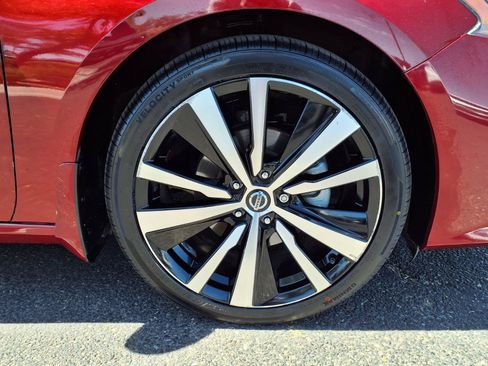 Used 2021 Nissan Altima 2.5 SR FWD image 9