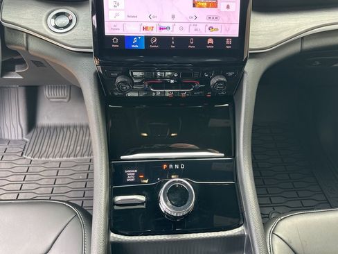 Used 2025 Jeep Grand Cherokee Limited w/ Black Appearance Package image 53