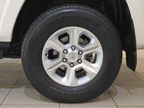 Certified 2022 Toyota 4Runner SR5 AWD/4WD image 8
