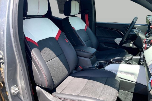 Used 2024 GMC Canyon AT4X AWD/4WD image 8