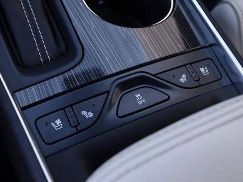 Used 2018 Chevrolet Impala Premier w/ Premier Confidence Package image 20