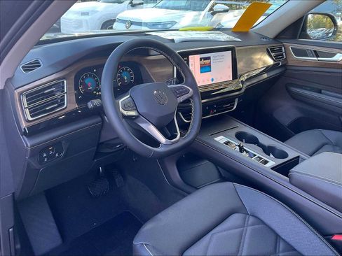 New 2026 Volkswagen Atlas SE image 9