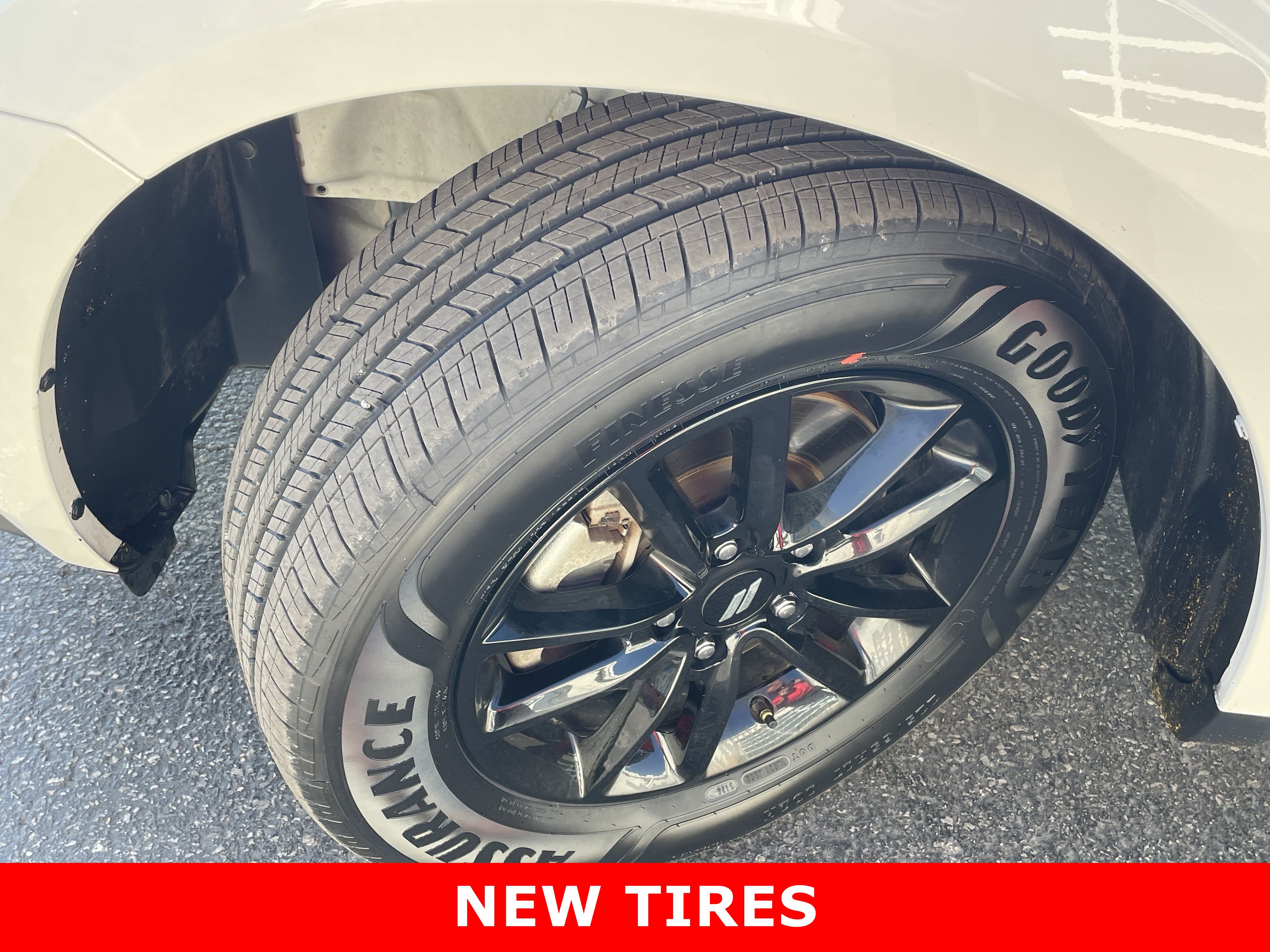 Used 2020 Dodge Journey SE w/ SE Popular Equipment Group FWD image 10