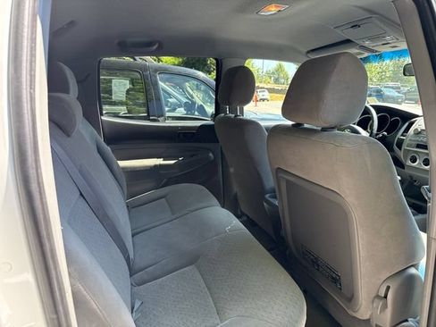 Used 2006 Toyota Tacoma PreRunner RWD image 10