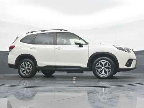 Used 2023 Subaru Forester Premium AWD/4WD image 32