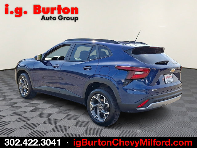 Used 2024 Chevrolet Trax LT FWD image 4