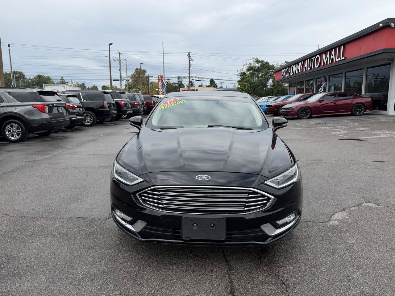 Used 2017 Ford Fusion SE w/ Fusion SE Technology Package FWD image 8