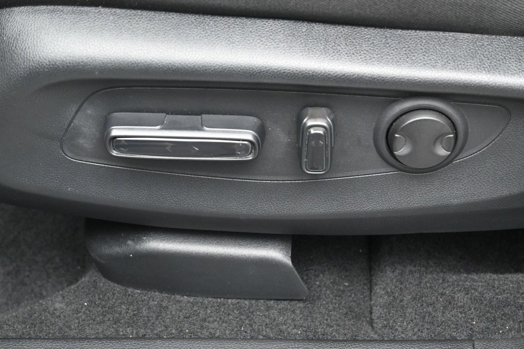 Used 2024 Honda CR-V EX image 10