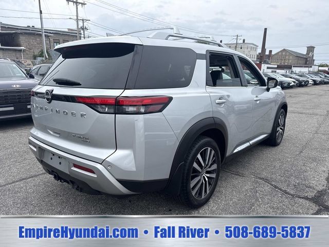 Used 2022 Nissan Pathfinder Platinum w/ Lighting Package (N92) AWD/4WD image 8