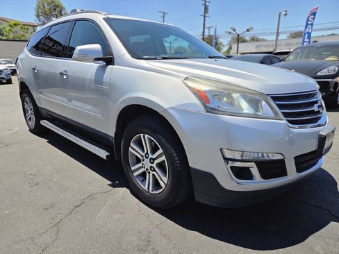 Used 2017 Chevrolet Traverse LT FWD image 29