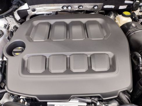 New 2025 Volkswagen Tiguan SE R-Line image 9