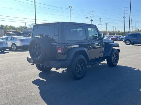 Used 2022 Jeep Wrangler Willys image 5