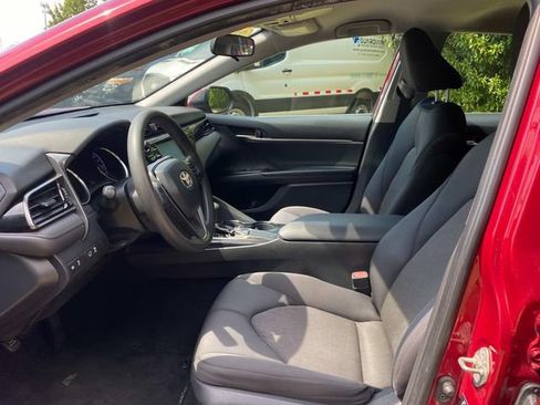 Used 2020 Toyota Camry LE FWD image 11
