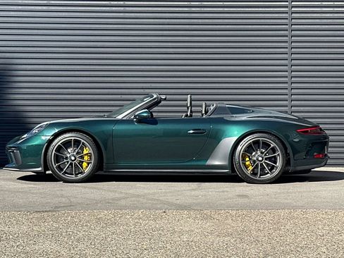 Certified 2019 Porsche 911 Speedster image 2