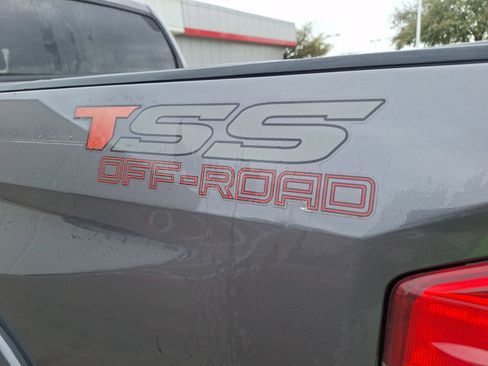 Used 2017 Toyota Tundra SR5 w/ SR5 Upgrade Package image 12