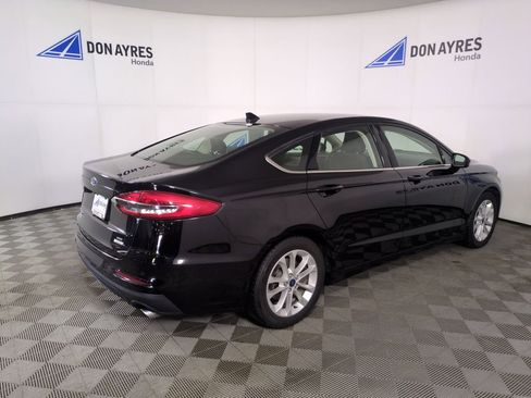 Used 2019 Ford Fusion SE image 7