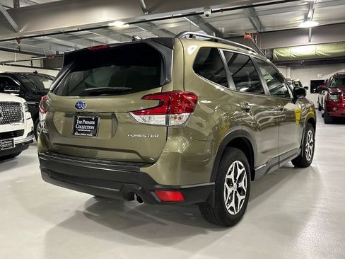 Used 2024 Subaru Forester Premium AWD/4WD image 2