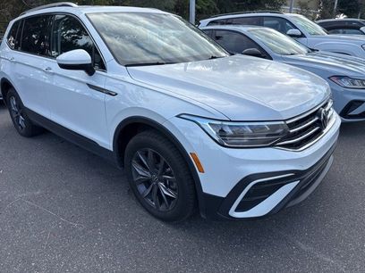 Used 2023 Volkswagen Tiguan SE w/ Panoramic Sunroof Package