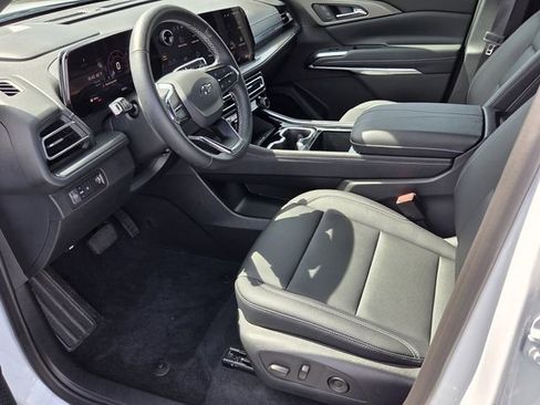 Used 2026 Chevrolet Traverse LT w/ Midnight/Sport Edition FWD image 10