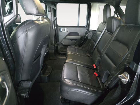 Used 2021 Jeep Wrangler Unlimited Sahara image 18