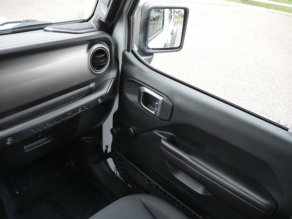 Used 2018 Jeep Wrangler Unlimited Sport AWD/4WD image 23
