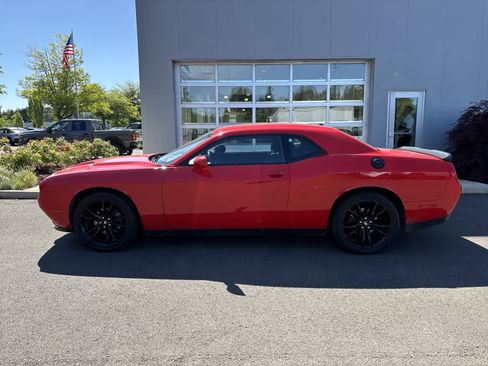 Used 2018 Dodge Challenger SXT w/ Blacktop Package RWD image 2