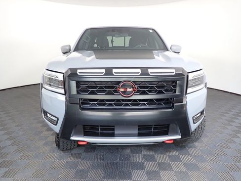 Used 2025 Nissan Frontier PRO-4X AWD/4WD image 8