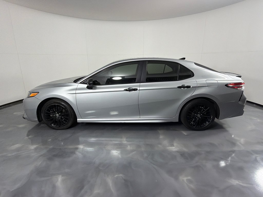 Used 2020 Toyota Camry SE FWD image 8