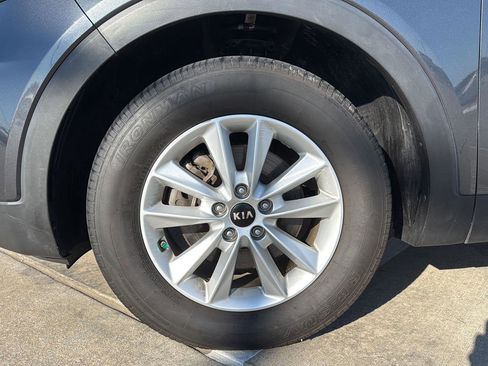 Used 2020 Kia Sorento LX w/ LX I4 Convenience Package AWD/4WD image 12