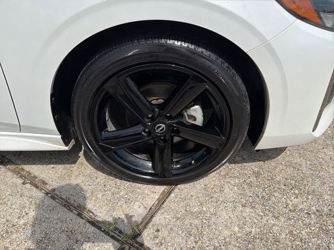 Used 2024 Nissan Sentra SR FWD image 23