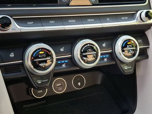 Certified 2023 Genesis G70 3.3T w/ Sport Prestige Package AWD/4WD image 18