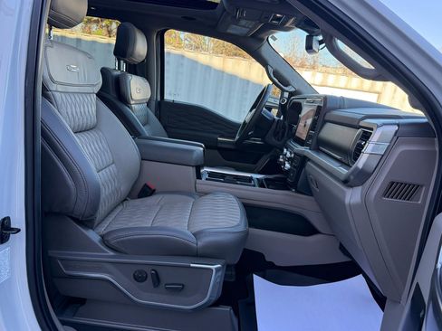 Used 2025 Ford F450 Platinum w/ Platinum Plus Package AWD/4WD image 16