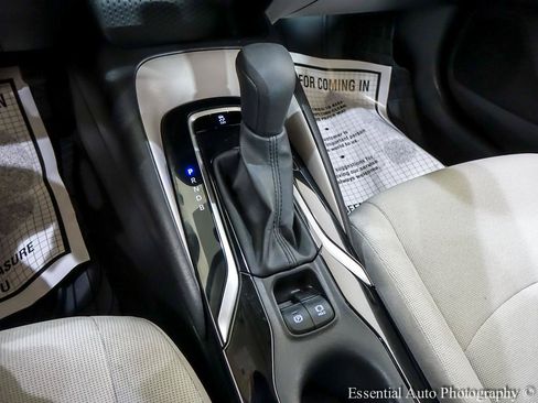 Used 2021 Toyota Corolla LE FWD image 22