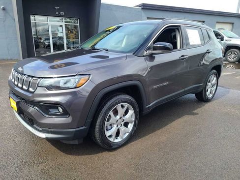 Used 2022 Jeep Compass Limited image 1