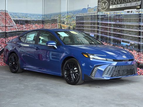 Certified 2026 Toyota Camry SE w/ Convenience Package FWD image 1
