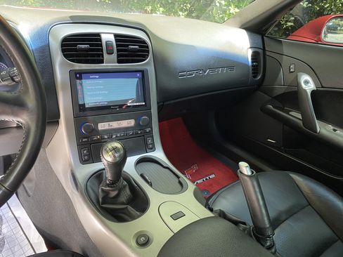Used 2005 Chevrolet Corvette Convertible w/ Preferred Equipment Group RWD image 21