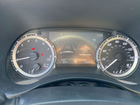 Used 2023 Toyota Highlander XLE image 19