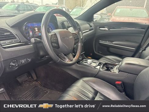 Used 2017 Chrysler 300 S image 21