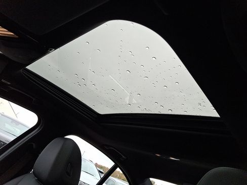 Used 2021 BMW 330i xDrive Sedan w/ Convenience Package image 29