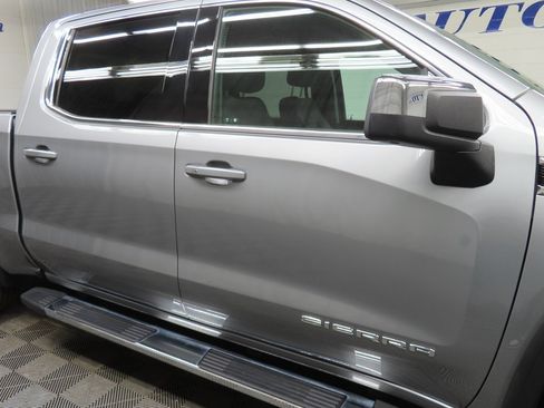 Used 2025 GMC Sierra 1500 SLE image 27