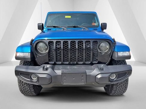 Used 2021 Jeep Gladiator Sport AWD/4WD image 2