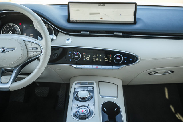 Used 2025 Genesis Electrified GV70 AWD/4WD image 16