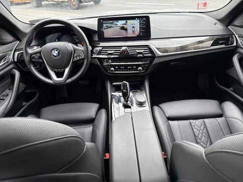 Used 2021 BMW 530i xDrive w/ Premium Package AWD/4WD image 14