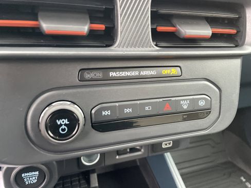 Used 2025 Ford Maverick Lariat w/ 4K Tow Package image 34