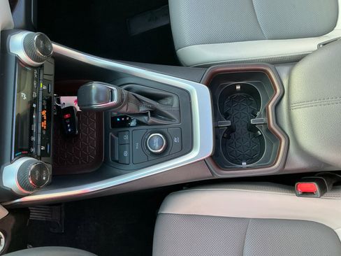 Used 2024 Toyota RAV4 Limited image 15