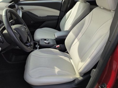 Used 2022 Ford Mustang Mach-E Premium image 7