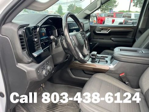 Used 2022 Chevrolet Silverado 1500 LT Trail Boss w/ Convenience Package II AWD/4WD image 6