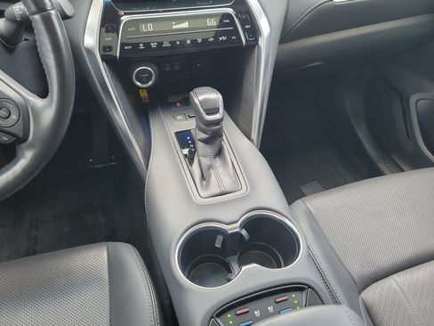 Certified 2024 Toyota Venza LE AWD/4WD image 20