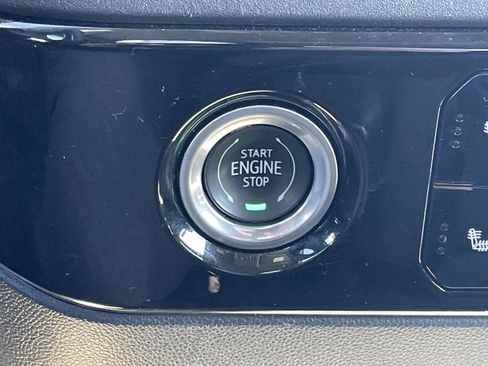 Used 2024 Chevrolet Silverado 1500 LT image 24